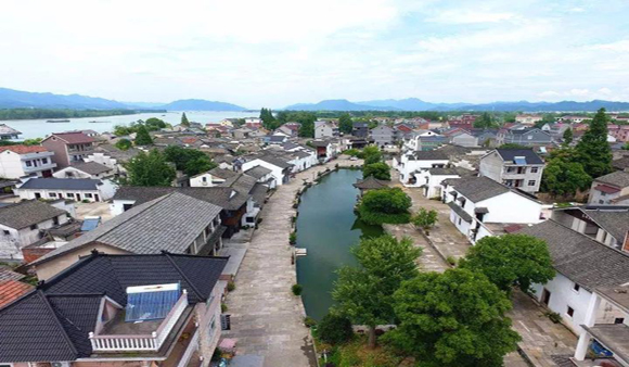 清退特色小鎮(zhèn)，不能留下一地雞毛