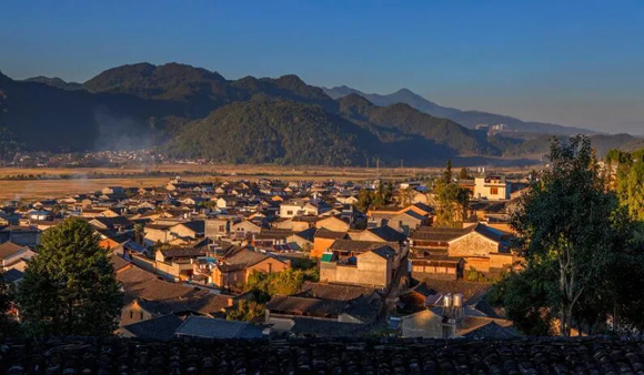 LED燈桿屏賦能傳統(tǒng)古鎮(zhèn)—打造數(shù)字化特色小鎮(zhèn)