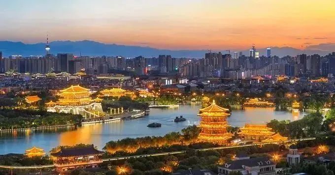 夜游經濟：夜景“亮化”，形象“美化”，經濟“活化”