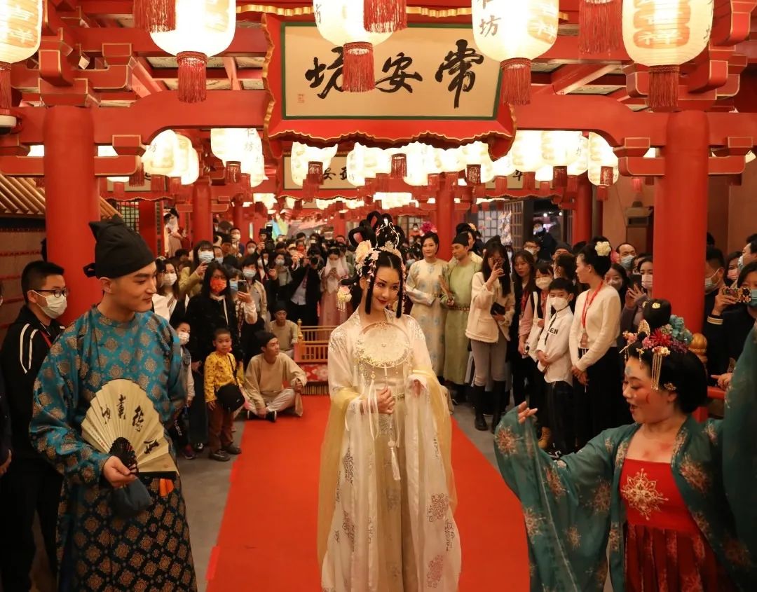 對沉浸式商業進行了深度解析，線下新零售“蹊徑”已出現！