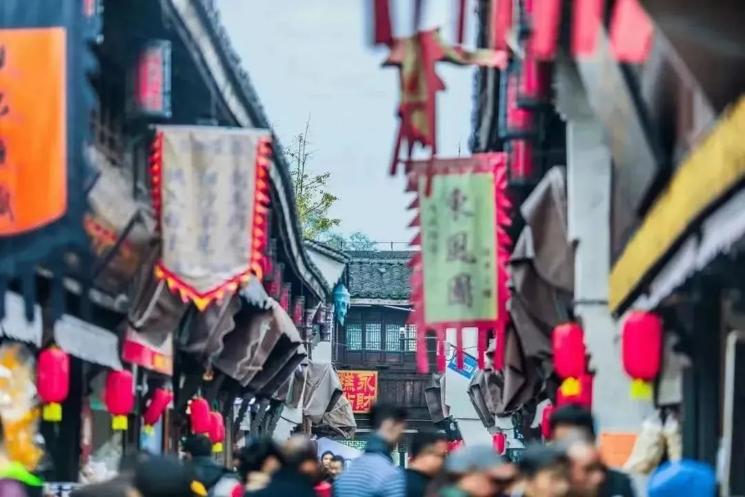 “五一”消費(fèi)“狂飆”，哪家商場最吸金？