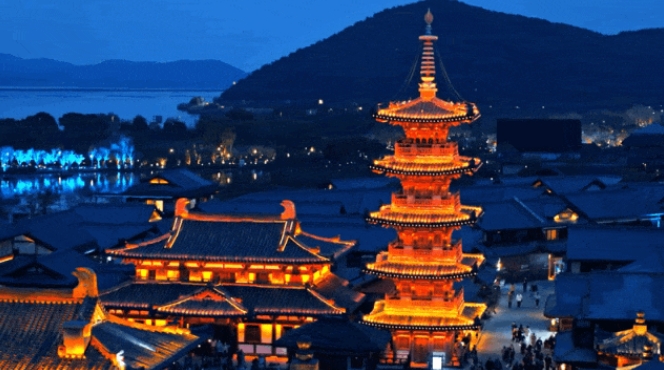 沉浸式文旅項目的更迭與創新：從“看景”到“入景”