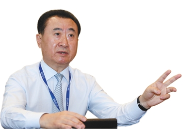 王健林“闖”世界買買買 只買貴的不買對的？