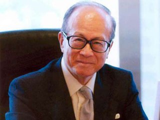 解析李嘉誠的商業運作邏輯：尋找低買高賣的國家地區