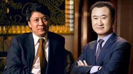 王健林、潘石屹爭相甩賣資產 這透露了什么信號？