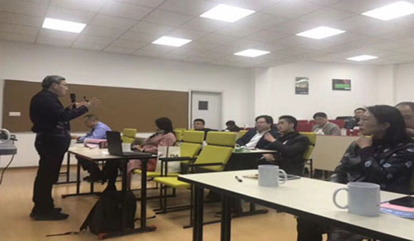飆馬首席策劃師何其琛應(yīng)邀出席同濟(jì)大學(xué)中國特色小鎮(zhèn)研討會(huì)