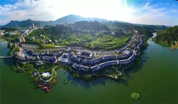 2018全國兩會代表熱議鄉(xiāng)村振興戰(zhàn)略下的特色小鎮(zhèn)