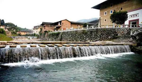 全國工商聯(lián)建議：建立國家特色小鎮(zhèn)建設(shè)行業(yè)規(guī)范