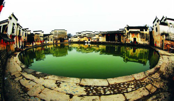 全國(guó)政協(xié)委員鄭永飛：以特色小鎮(zhèn)引領(lǐng)區(qū)域經(jīng)濟(jì)新發(fā)展