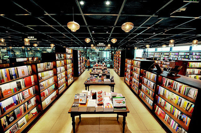 實體書店紛紛開進商業體 “文藝+商業”模式能走多遠？