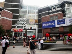 購物中心過渡空間：出入口設計