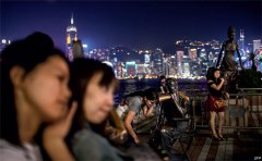 訪港旅客連跌7個月 香港該如何破零售“港囧”