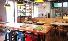 日均翻臺15次月增店3家 屌絲餐廳云味館如何逆襲？