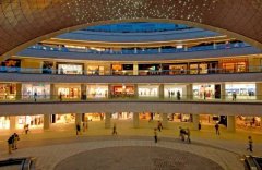 傳統賣場關店潮一波勝一波 轉型之路究竟在何方？