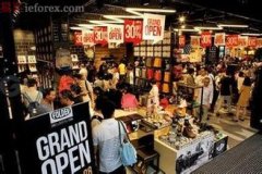 商場年中慶打折促銷已失效 業(yè)內(nèi)人士稱出路在于服務(wù)創(chuàng)新