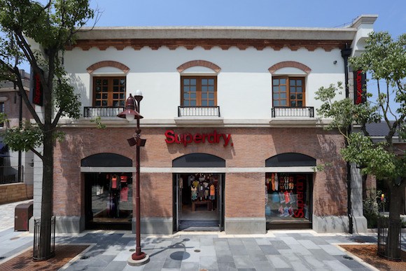 把店開進上海迪士尼的潮牌們 他們在想什么？