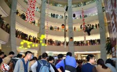 培養用戶習慣耗資高 零售百貨擁抱VR難“留客”
