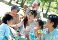 百貨與購物中心遇危機“商業+”能殺出一番新天地？