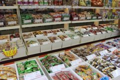 三只松鼠、良品鋪子、百草味等紛紛轉向實體渠道