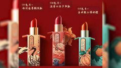 皮炎平推唇膏，mall里開農(nóng)莊…為何Ta們都愛(ài)沖突感？