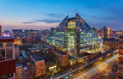 調整業態、創新場景，僑福芳草地發力夜經濟