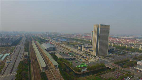 房企忙“囤糧”、溢價率走高，誰助推開年土地升溫？