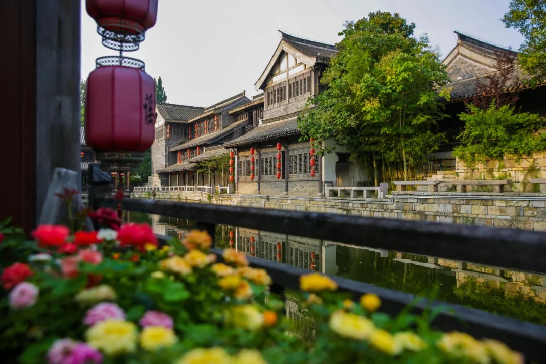 或藏于山間，或隱于海邊，這6個特色小鎮(zhèn)藏著不一樣的煙火人間