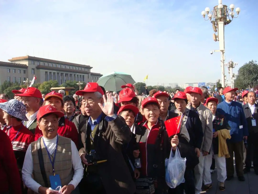 “私家團(tuán)”成為十一出行新常態(tài)，傳統(tǒng)跟團(tuán)游徹底不行了？