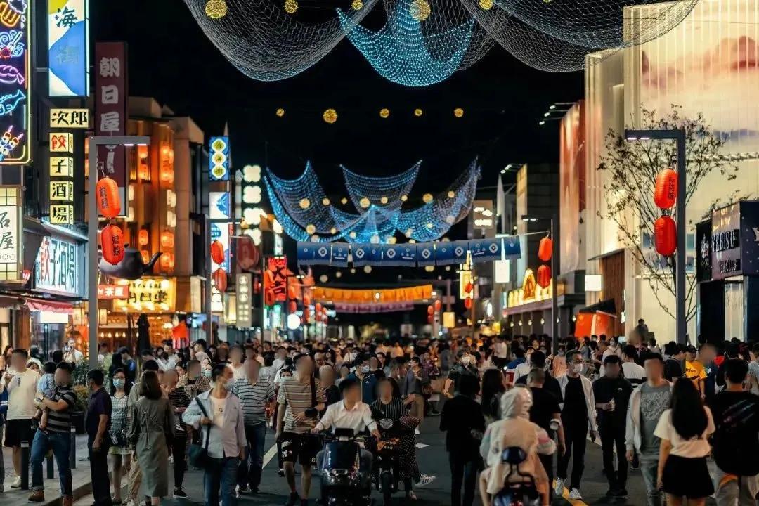 成為城市微度假地標，街區商業怎么就突然“火”了？
