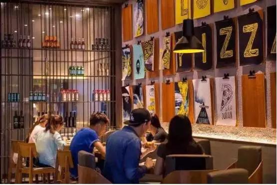 六個案例告訴你,好看又有創意的購物中心電梯廳該怎么設計?