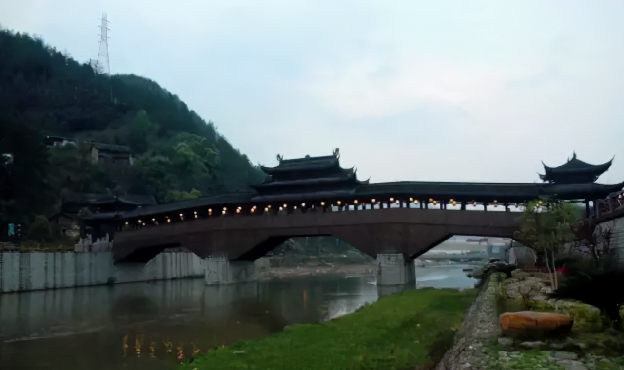 知名文化旅游小鎮(zhèn)開發(fā)模式分析