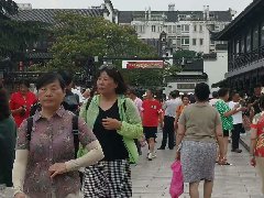 臨期經濟的崛起，性價比之外的商業啟發