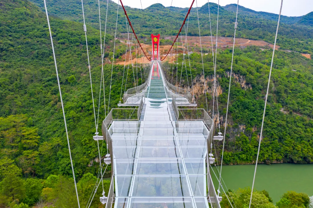 一個(gè)敢想一個(gè)敢建，盤(pán)點(diǎn)國(guó)內(nèi)六大創(chuàng)意玻璃橋