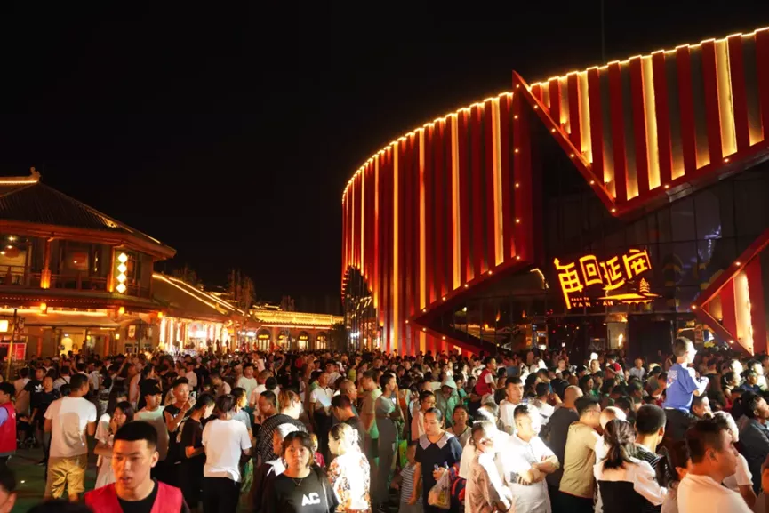 萬(wàn)達(dá)這條新開(kāi)的紅街,一個(gè)月200萬(wàn)人次流量!如何做到的?